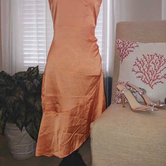 Satin asymmetrical strapless dress New 10 - Picture 2 of 11